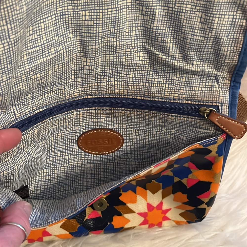 Fossil Crossbody Bag With Matching Wallet - image 3